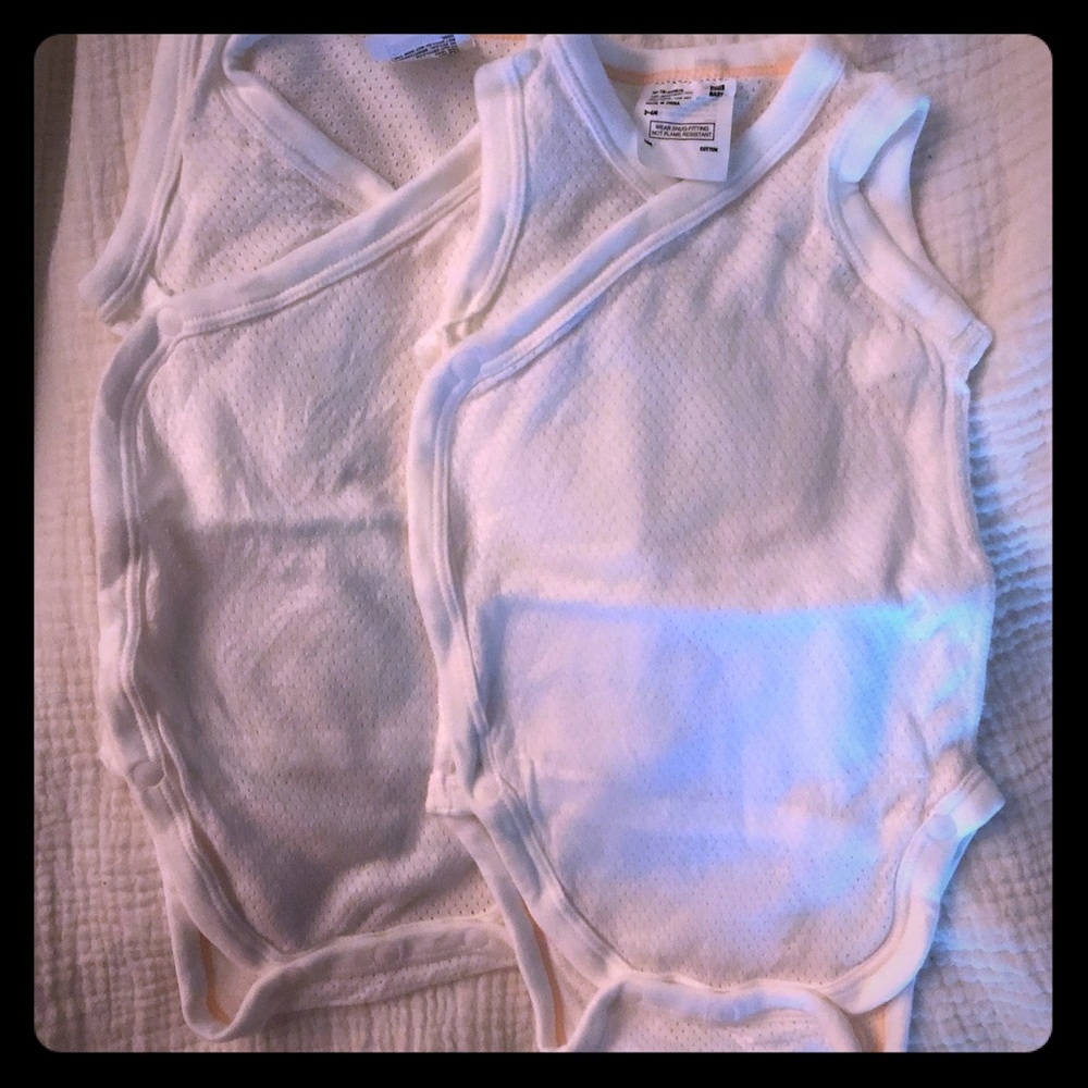 Uniqlo Baby Mesh Airism Sleeveless Bodysuit 3-6M